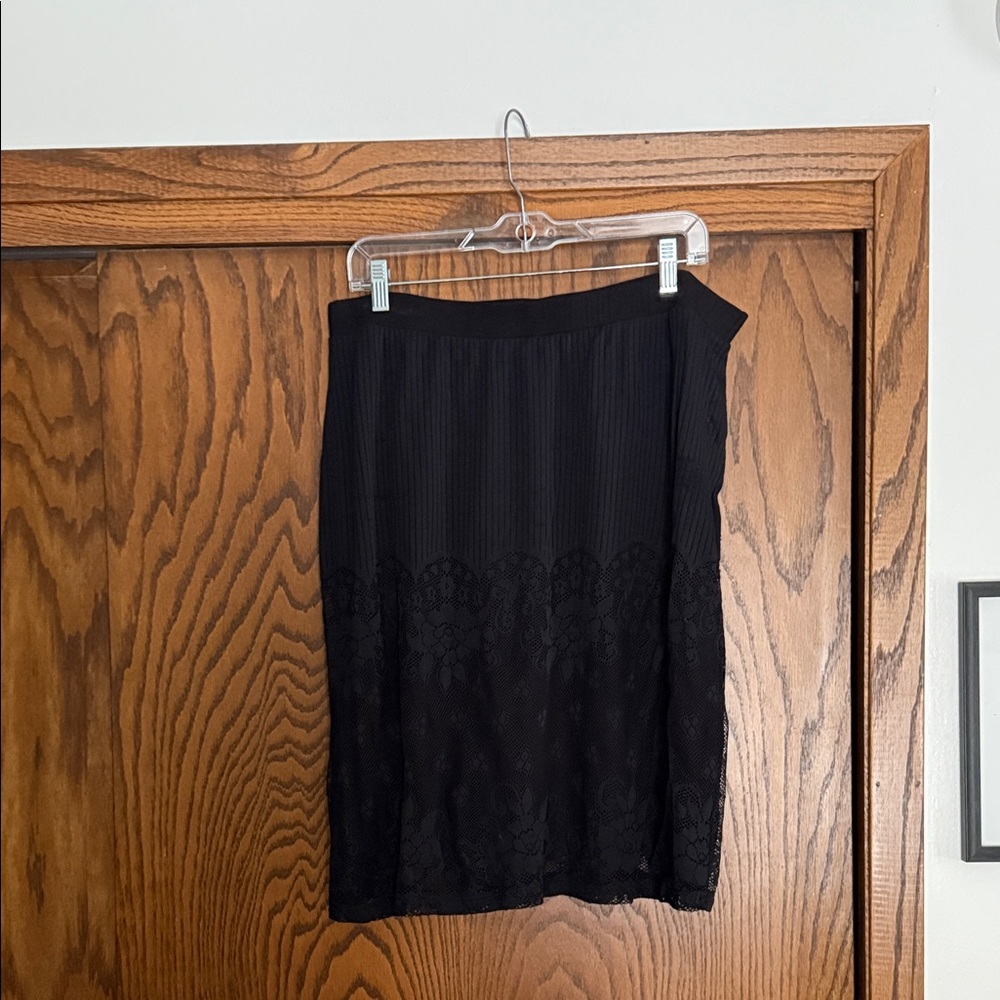 Gilli Black Lace Pencil Skirt